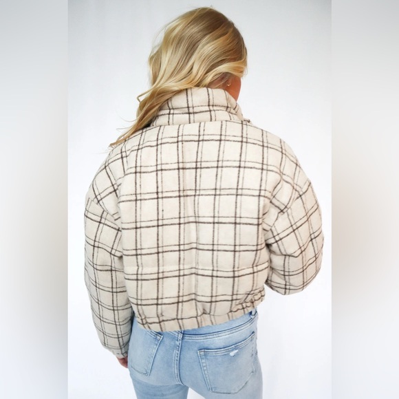 Boutique Plaid Puffer Jacket - Picture 4 of 10